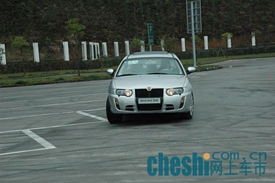 注视我的眼睛，看到真诚了吗