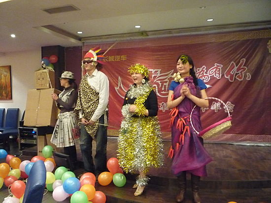 时尚秀成了雷人秀，达到了很好的娱乐效果