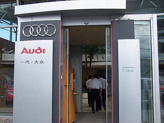 展厅通道进入会让你看到不同的世界哦