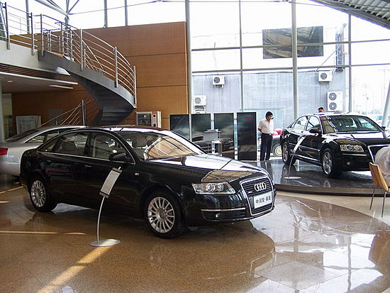 奥迪为您展示我们的风貌，不容错过的酷车哦