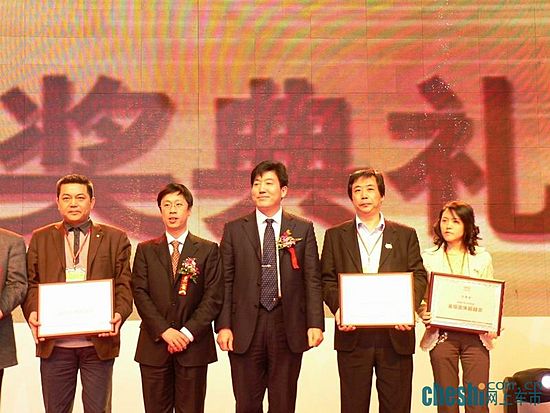 是不是有点象奥斯卡领奖台呢？