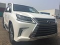 17款雷克萨斯LX570 白色