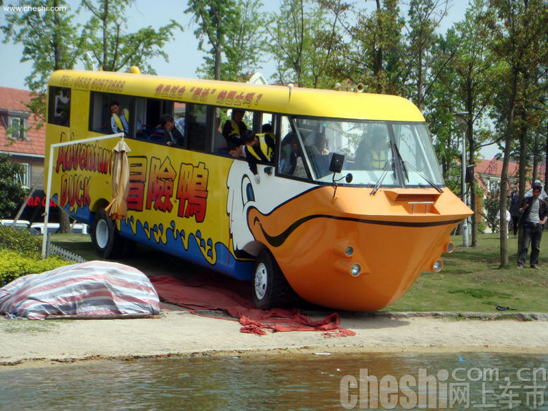 水陆两栖巴士-造价近600万
