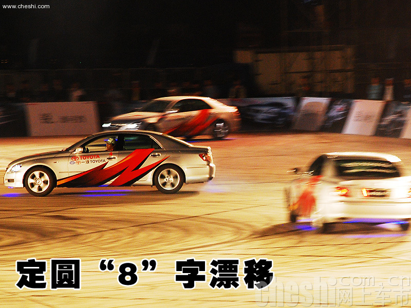 美女车手上演头文字D