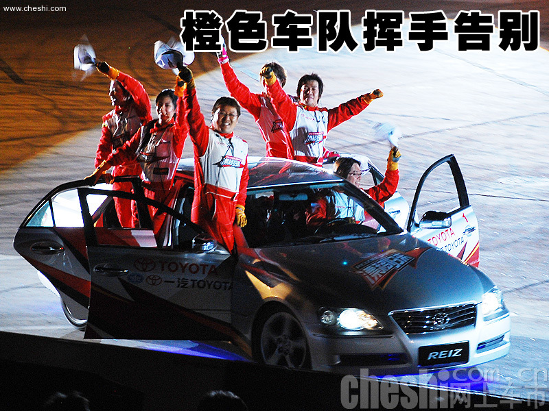 美女车手上演头文字D