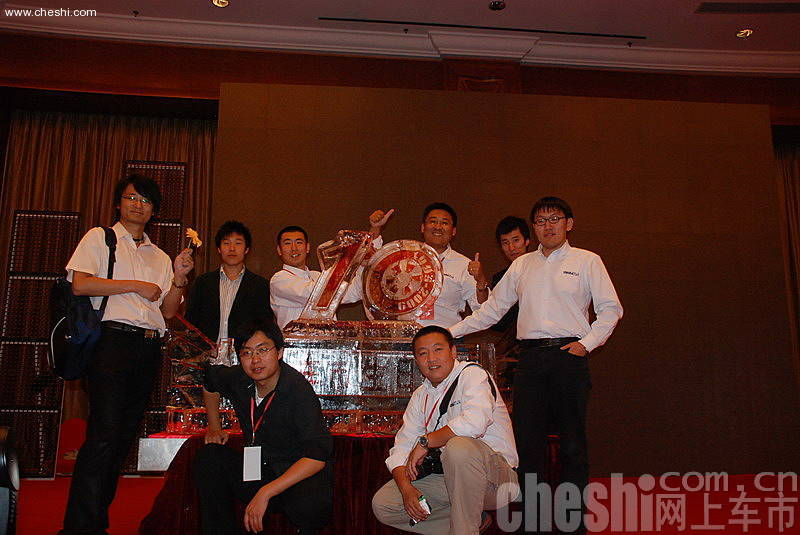 网上车市十周年庆典现场