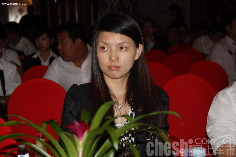 日产(中国)投资有限公司公共关系部：崔毅