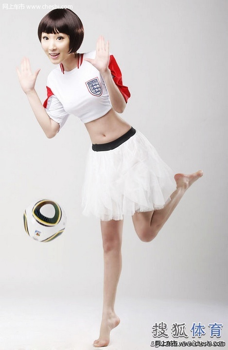 搜狐非常天使选手李悠，是来自吉林长春的。今年24岁，身高1.68米，体重48公斤。李悠是个水瓶座A型血的女生。生活中的她比较理性，喜欢新鲜的事物，向往自由自在的生活。“我觉得自己的性格时而开朗时而安静，视具体环境而定。和相熟的朋友在一起时我很活泼；但是每到一个陌生的环境，我通常比较低调，给人感觉不太容易接近。”李悠如是说。