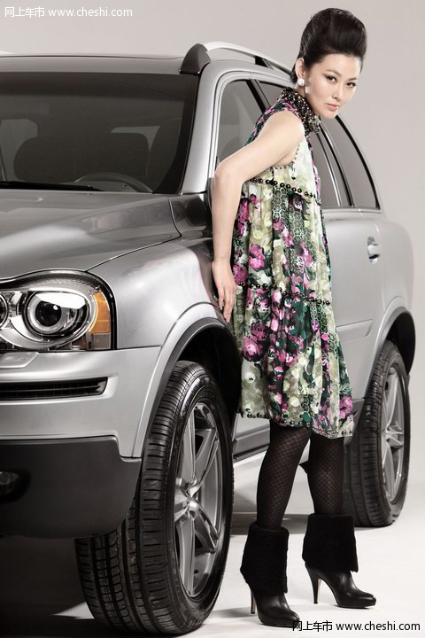 王思懿，这位来内地发展的香港明星，不仅拥有模特出身的骄人身材，而且还拥有风情万种的美丽脸蛋。 从内地一炮打响了“潘金莲”之后，王思懿从此走上了家喻户晓的明星道路。而近几年从《蓝色妖姬》，到《紫金勋章》，到《信是有缘》，还是到《大染坊》，王思懿演绎的一直是那种天生有着骄贵气质的女人。