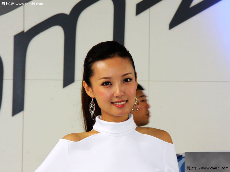 2010沈阳国际车展车模云集 体验东北风情