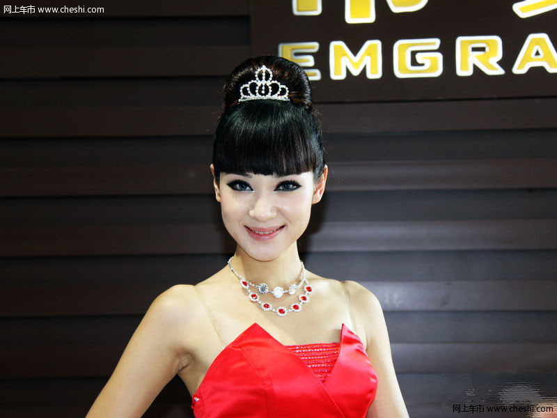 2010沈阳国际车展车模云集 体验东北风情