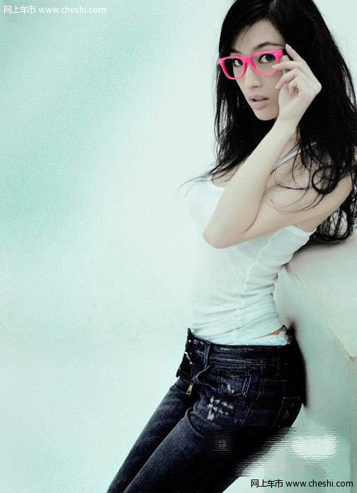 张俪是中戏最美校花之一，出道不久就在电影《未来警察》中与刘德华、贺军翔大演对手戏。张俪喜欢用女人形容汽车，她说无论是热情奔放的，还是高贵奢华的，她们各有千秋，能够把“女人”魅力做到极致的都是她中意的车款。