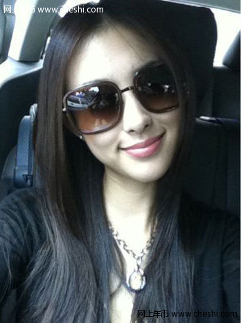 最近“兽兽”翟凌“翻脸门”又给这位话题女不管怎么说还是又增添了一些人气。那么生活中的“兽兽”翟凌是什么样子的呢？就让我集合“兽兽”翟凌的微博生活照一探究竟吧。
