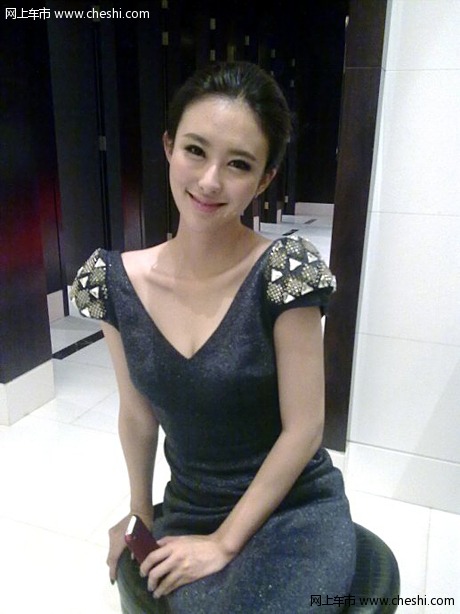 兽兽私家闺蜜照曝光 翟凌上演女版艳照门