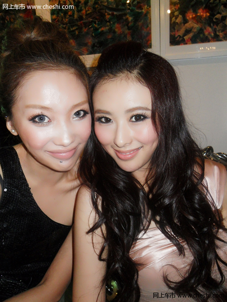 兽兽私家闺蜜照曝光 翟凌上演女版艳照门