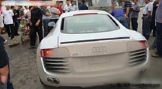 杯具-拖拉机PK新买的奥迪R8