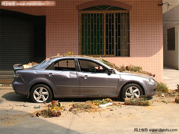 惨不忍睹 和小三玩车震被老婆逮住的后果