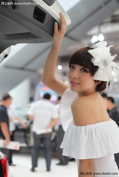 不是每个女孩都有机会成为公主，但大多数女孩心里都有一个公主梦。也许没有天生的尊贵地位，我们同样可以梳妆打扮一番，以公主般的心境去面对生活，更何况还有如此温柔体贴呵护着我们的爱车……