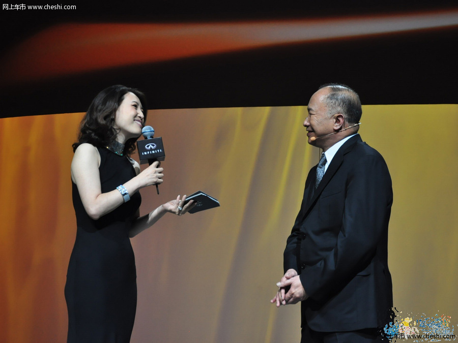 吴宇森协巨星新车