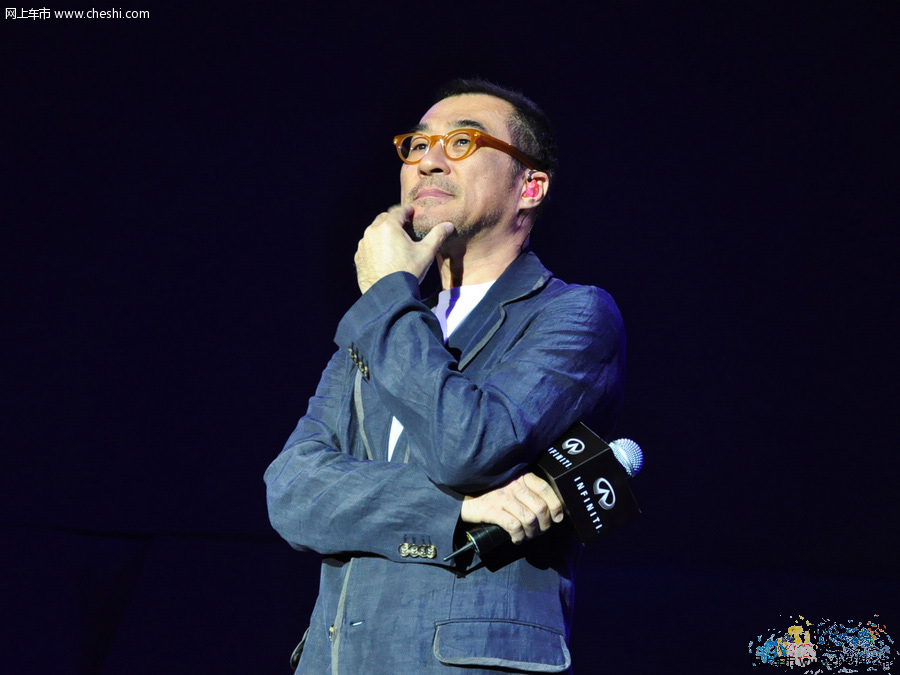 吴宇森协巨星新车