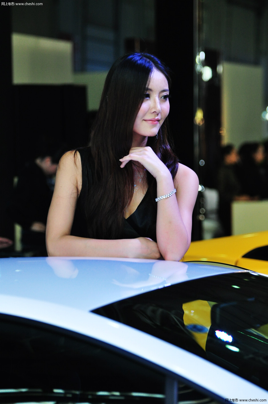 蛮牛车模美到极致