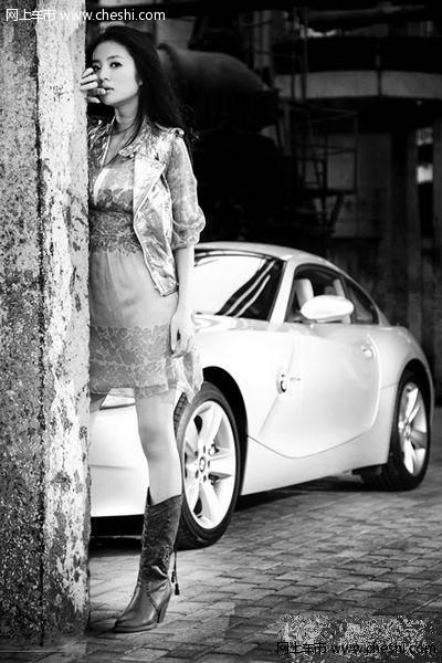车模烟熏妆“熟”理念 