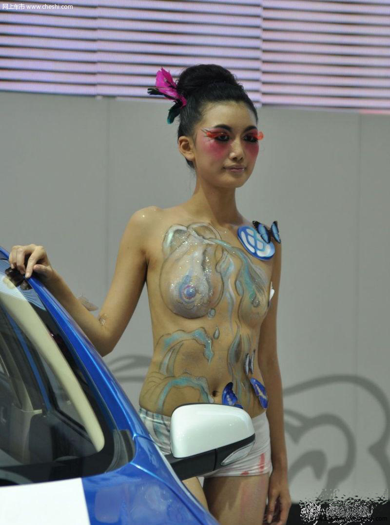 蝴蝶飞飞人体车模高清图 车展可以这样搞