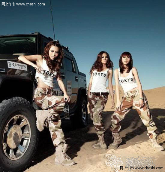 性感MM沙漠里激情演绎 风儿只是沙的传说