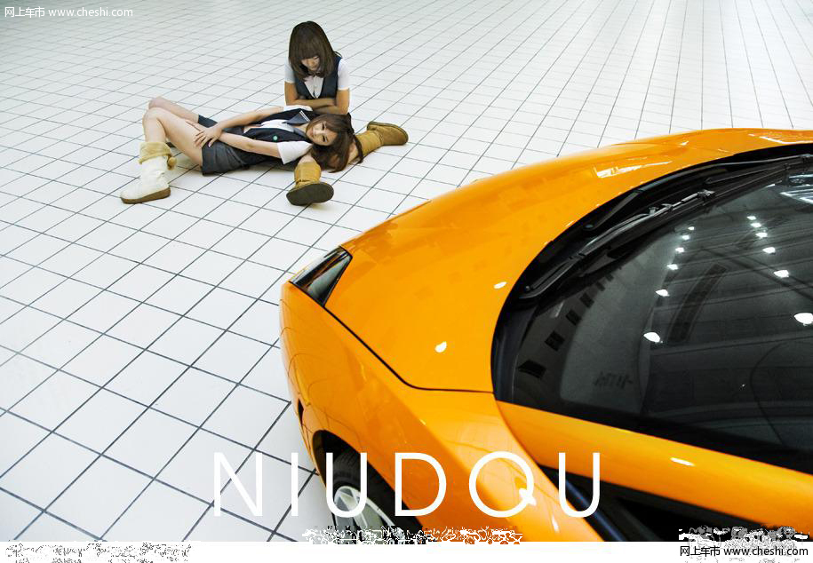 香车加美女 日系俏皮姐妹花 学生制服诱惑