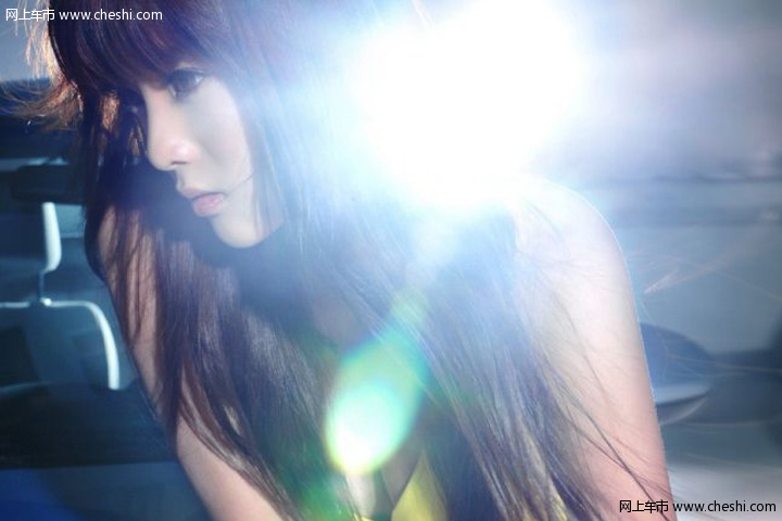 比基尼女郎香艳勾魂