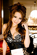 大胸惊艳美女车模无比妖艳 私家照曝光