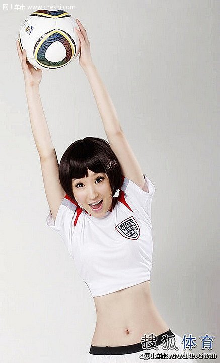 搜狐非常天使选手李悠，是来自吉林长春的。今年24岁，身高1.68米，体重48公斤。李悠是个水瓶座A型血的女生。生活中的她比较理性，喜欢新鲜的事物，向往自由自在的生活。“我觉得自己的性格时而开朗时而安静，视具体环境而定。和相熟的朋友在一起时我很活泼；但是每到一个陌生的环境，我通常比较低调，给人感觉不太容易接近。”李悠如是说。