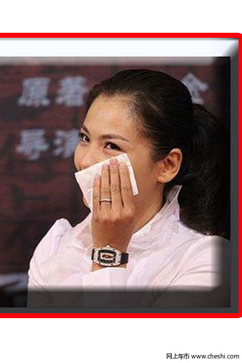 2010年7月2日讯，北京，刘涛和赵文瑄7月2日现身北京，推广二人多年前主演的电视剧《寒夜》，这部改编自巴金同名小说的电视剧将于近期开播，在谈到该剧剧情及辛苦拍摄的过程时，刘涛潸然泪下。