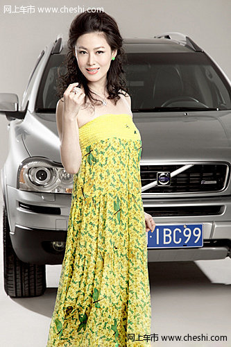 王思懿，这位来内地发展的香港明星，不仅拥有模特出身的骄人身材，而且还拥有风情万种的美丽脸蛋。 从内地一炮打响了“潘金莲”之后，王思懿从此走上了家喻户晓的明星道路。而近几年从《蓝色妖姬》，到《紫金勋章》，到《信是有缘》，还是到《大染坊》，王思懿演绎的一直是那种天生有着骄贵气质的女人。