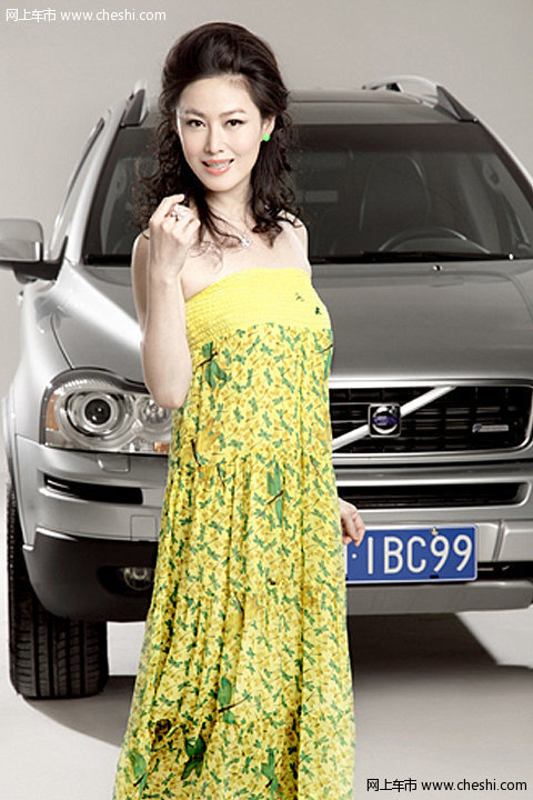 王思懿，这位来内地发展的香港明星，不仅拥有模特出身的骄人身材，而且还拥有风情万种的美丽脸蛋。 从内地一炮打响了“潘金莲”之后，王思懿从此走上了家喻户晓的明星道路。而近几年从《蓝色妖姬》，到《紫金勋章》，到《信是有缘》，还是到《大染坊》，王思懿演绎的一直是那种天生有着骄贵气质的女人。