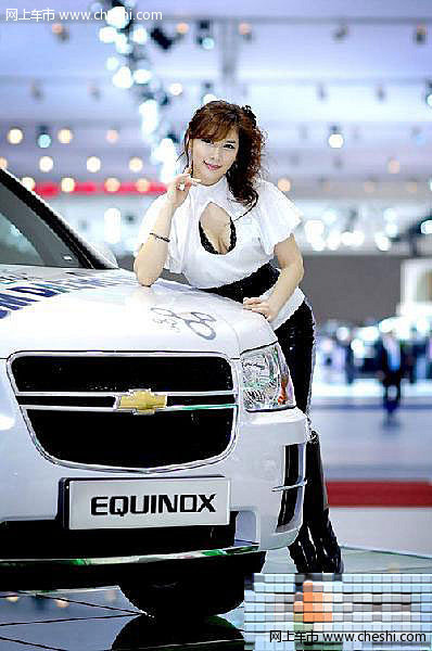 韩车模秀清水出芙蓉 净身演绎天然去雕饰