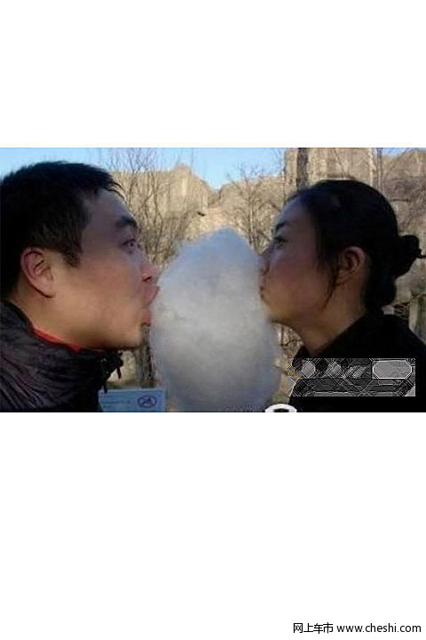 据网友bobofair曝料，3年前兽兽只初出茅庐，兽兽被前男友拍LZ到处散播，并扬言将其毁掉。杨迪是一个摄影师，利用家里关系把LZ这事摆平了，并且报警托人进行异地监控。然后利用个人关系穷其心力把兽兽推红，此时他们也成了男女朋友关系。杨迪说兽兽博客里的大部分都是他写的，并且养了兽兽3年，杨家待她如亲生女儿。随着兽兽名气越来越大，就把杨迪甩了。但兽兽对杨迪家里不好，他妈还给兽兽下跪过.....