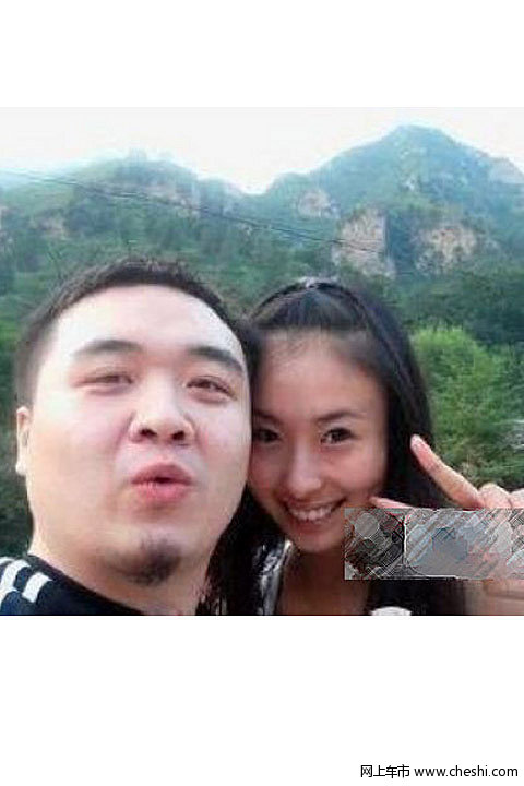 据网友bobofair曝料，3年前兽兽只初出茅庐，兽兽被前男友拍LZ到处散播，并扬言将其毁掉。杨迪是一个摄影师，利用家里关系把LZ这事摆平了，并且报警托人进行异地监控。然后利用个人关系穷其心力把兽兽推红，此时他们也成了男女朋友关系。杨迪说兽兽博客里的大部分都是他写的，并且养了兽兽3年，杨家待她如亲生女儿。随着兽兽名气越来越大，就把杨迪甩了。但兽兽对杨迪家里不好，他妈还给兽兽下跪过.....