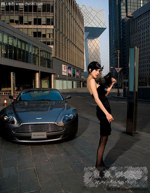 张俪是中戏最美校花之一，出道不久就在电影《未来警察》中与刘德华、贺军翔大演对手戏。张俪喜欢用女人形容汽车，她说无论是热情奔放的，还是高贵奢华的，她们各有千秋，能够把“女人”魅力做到极致的都是她中意的车款。