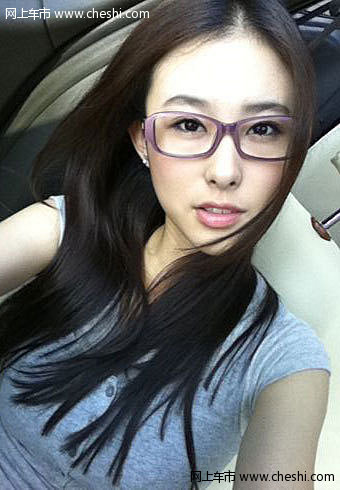 最近“兽兽”翟凌“翻脸门”又给这位话题女不管怎么说还是又增添了一些人气。那么生活中的“兽兽”翟凌是什么样子的呢？就让我集合“兽兽”翟凌的微博生活照一探究竟吧。
