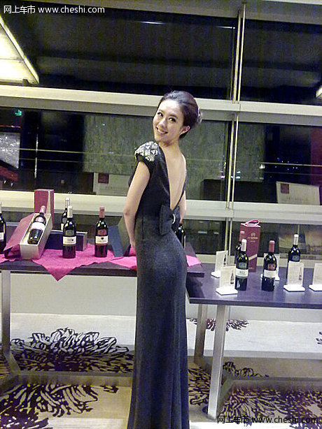 兽兽私家闺蜜照曝光 翟凌上演女版艳照门