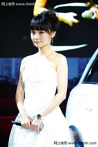 拒绝珠光宝气 “凤姐”姚笛素颜成成嫩模