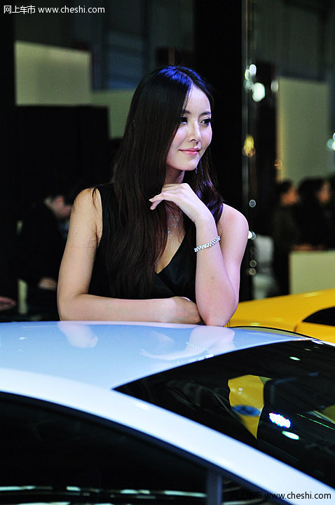 蛮牛车模美到极致