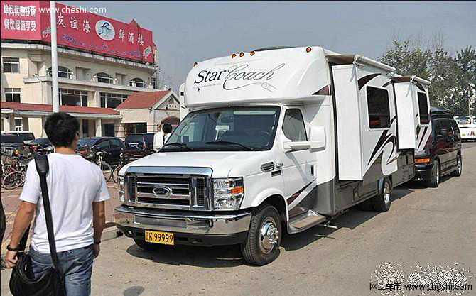 清纯嫩模自拍私家照 彰显青春自由我做主