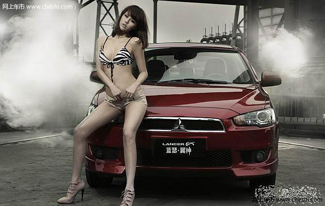 性感清纯女演绎暴力美学 她与大黄蜂爱恋