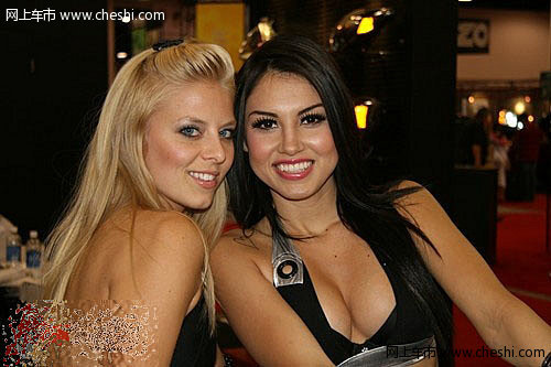 “波涛汹涌”美国大模 演绎狂野性感之魂