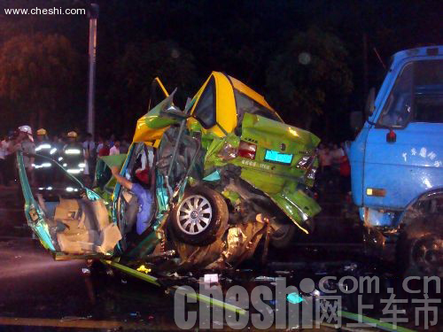 广东惠州889路公交车肇事