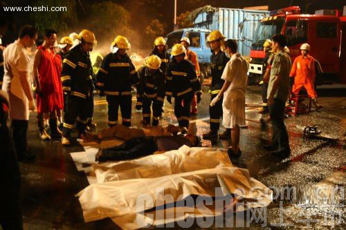 广东惠州889路公交车肇事