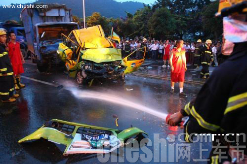 广东惠州889路公交车肇事