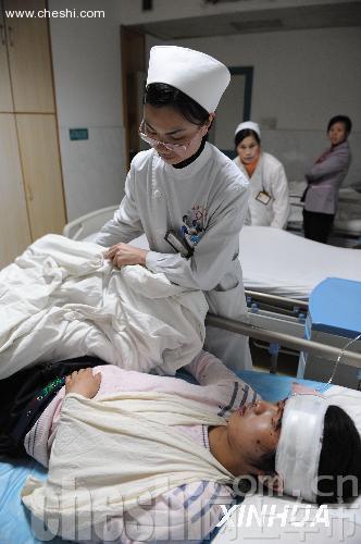 广西发生返乡客车坠崖事故